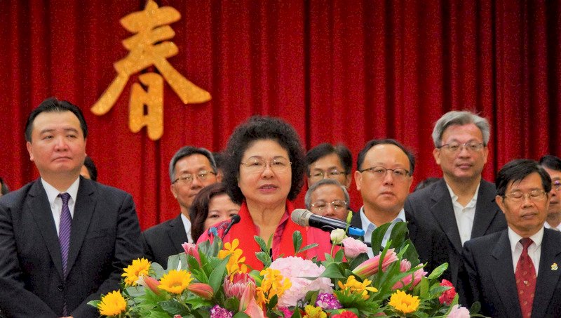 任內最後團拜 陳菊謝同仁12年同甘共苦