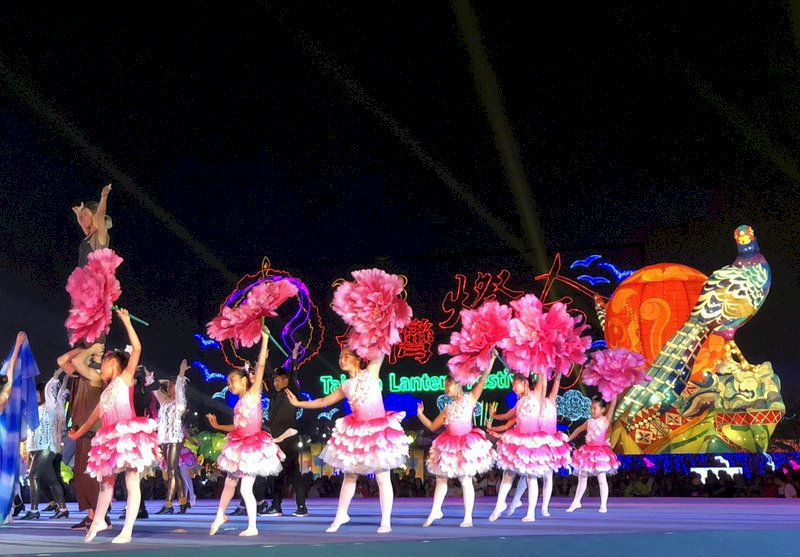 台灣燈會今晚總統點燈 踩街表演揭序幕