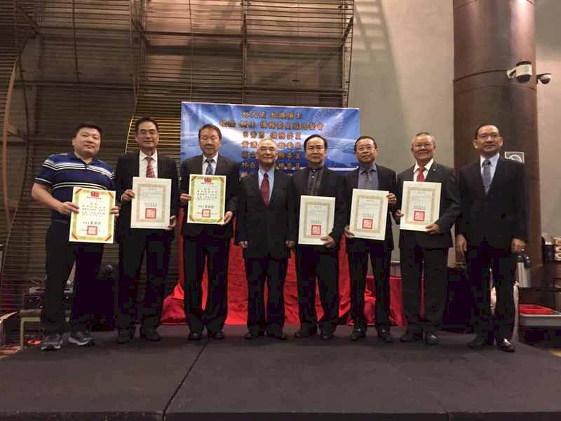 駐菲代表林松煥為僑務榮譽職人員布達