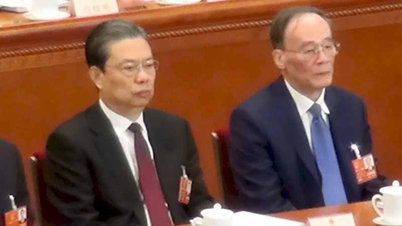 王岐山出席人大開幕 與政治局常委同坐
