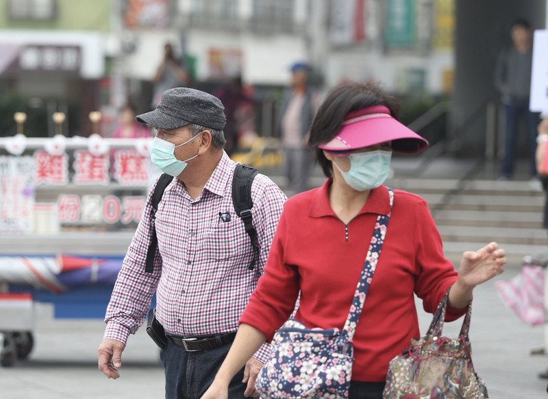 冷氣團挾帶汙染物 西半部空品橘色提醒
