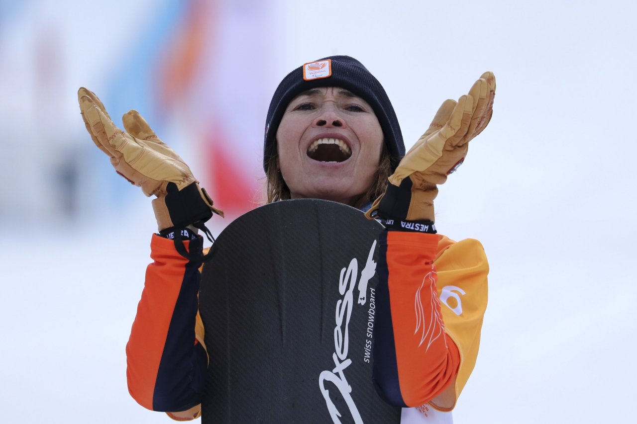荷蘭抗癌雪板女將 勇退病魔帕運摘金
