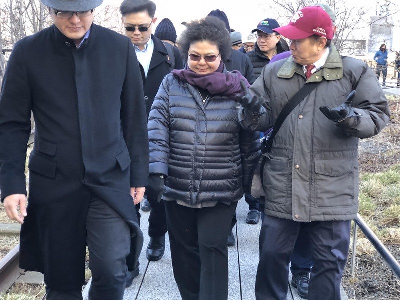 傳接總統府秘書長 陳菊訪紐約仍未證實