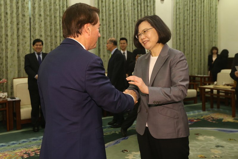 總統謝羅伊斯推台旅法 盼促成更多交流互訪