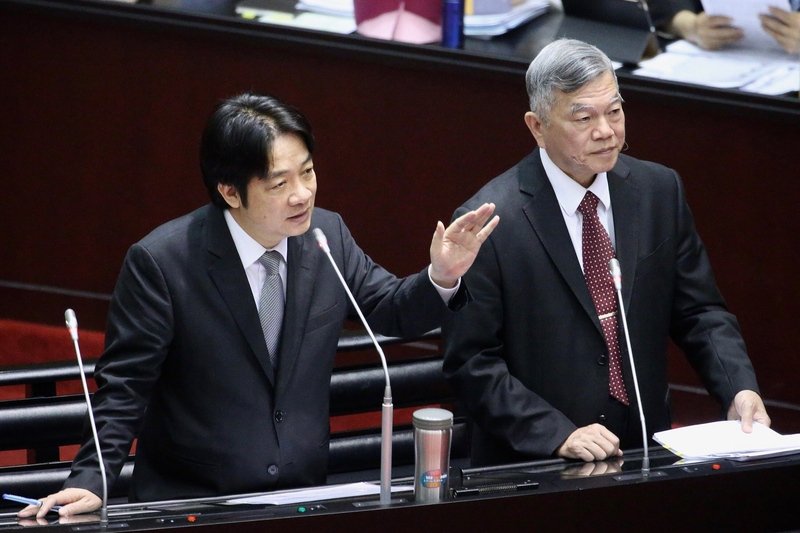 土銀徵人薪水惹議 賴揆：會要求調高