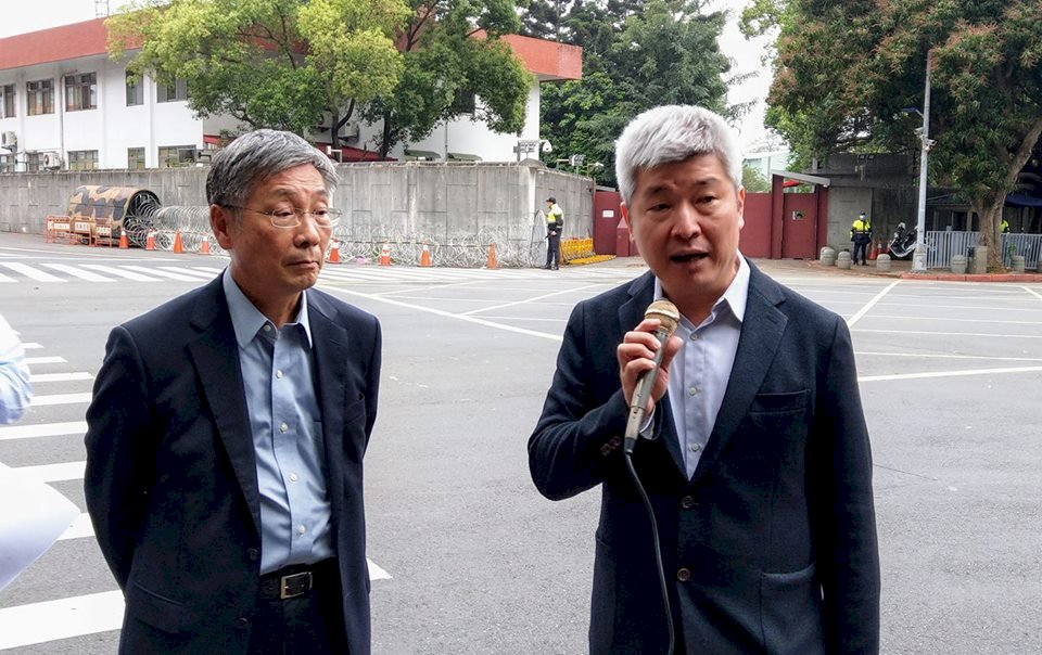 與環團茶敘 總統：絕不會為開發犧牲一切