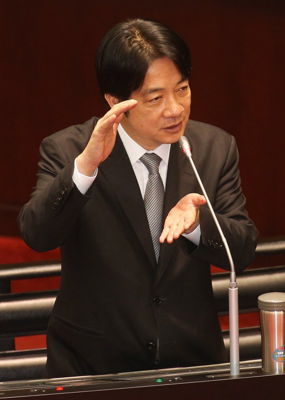 反軍人年改抗爭脫序 賴揆：研議襲警罪