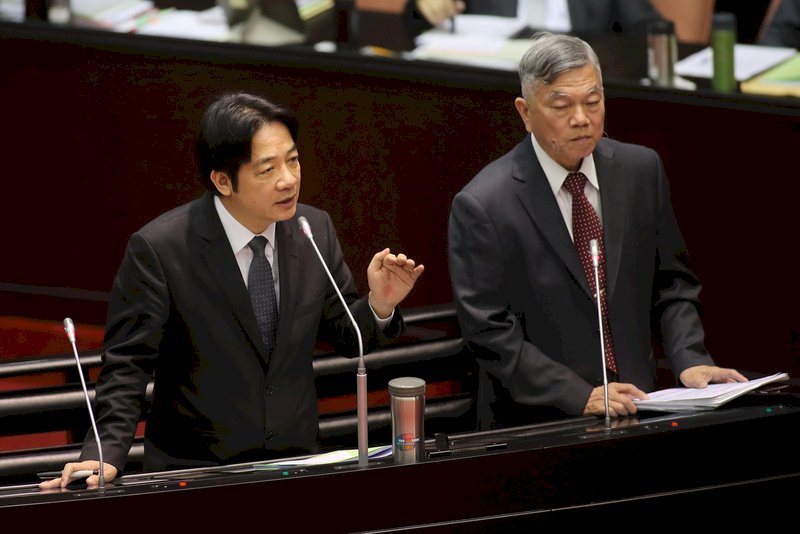 賴揆：以核電養綠能有違主流民意