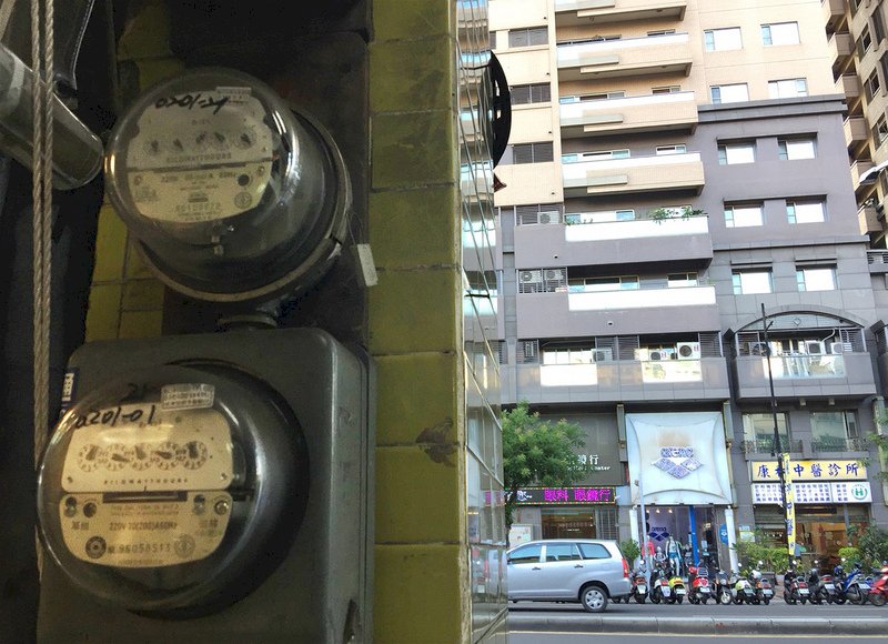供電亮橘燈 經長:目前電力仍足