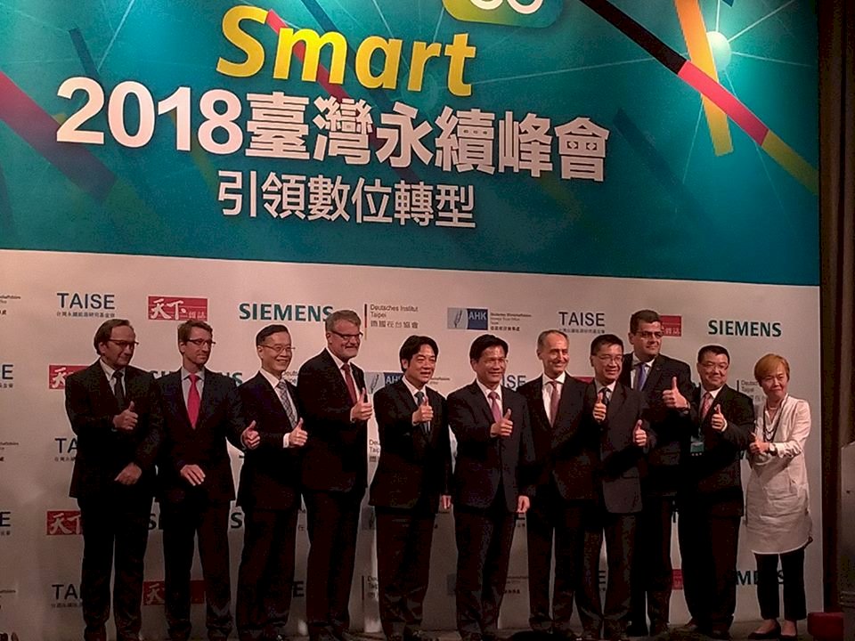 台數位轉型 賴揆：寬頻高速覆蓋率要達9成