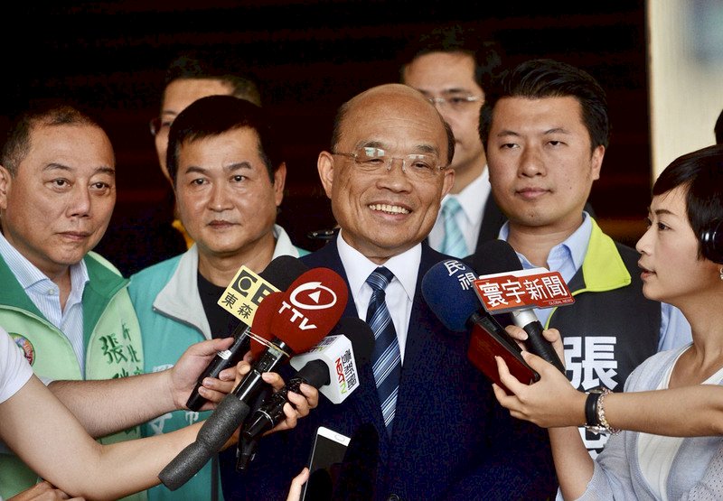 侯友宜親說明文大爭議 蘇貞昌籲坦白講清楚