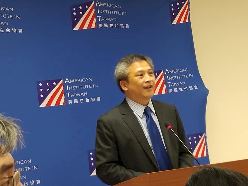 離任不改幽默 梅健華：回華府不是入土為安