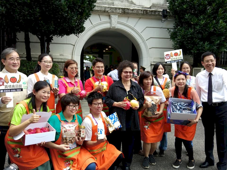 總統府開放促銷水果 陳菊:不實消息傷農