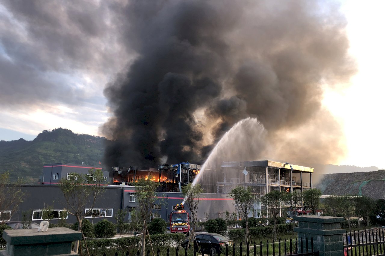 四川化工廠爆燃19死 主管認不全元素符號