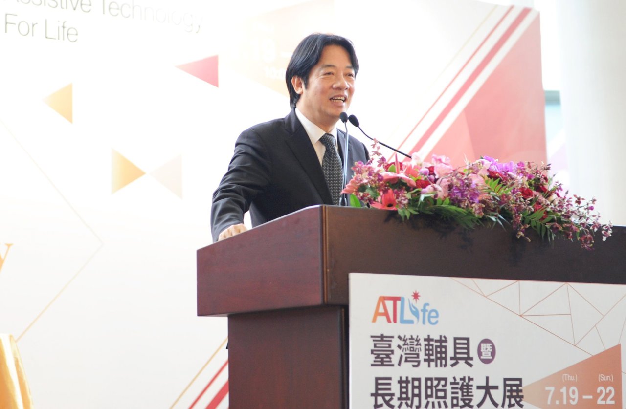 落實長照 賴揆：輔具納給付和建立租賃制度