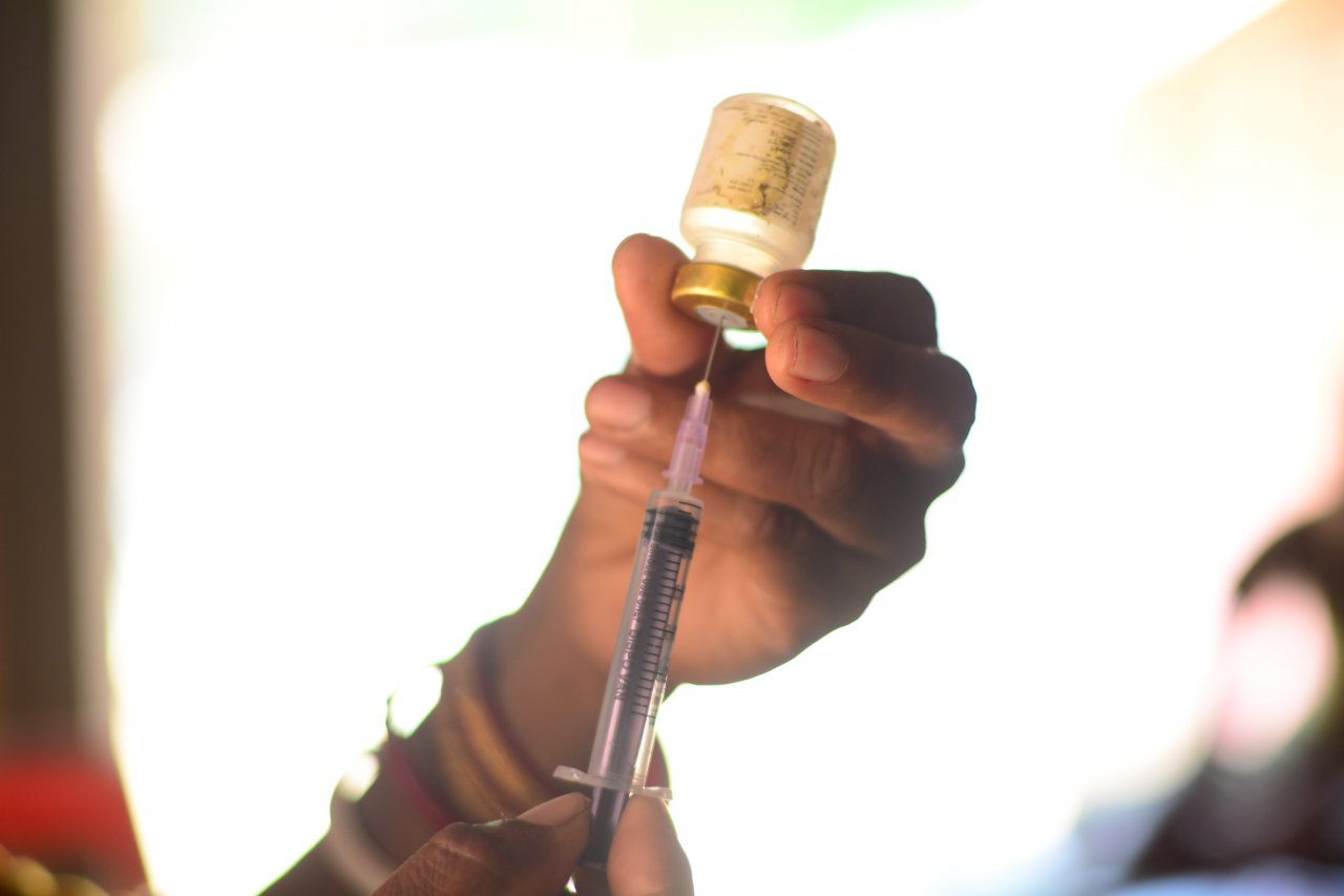 中國疫苗造假人心惶惶 監審機關急補破網