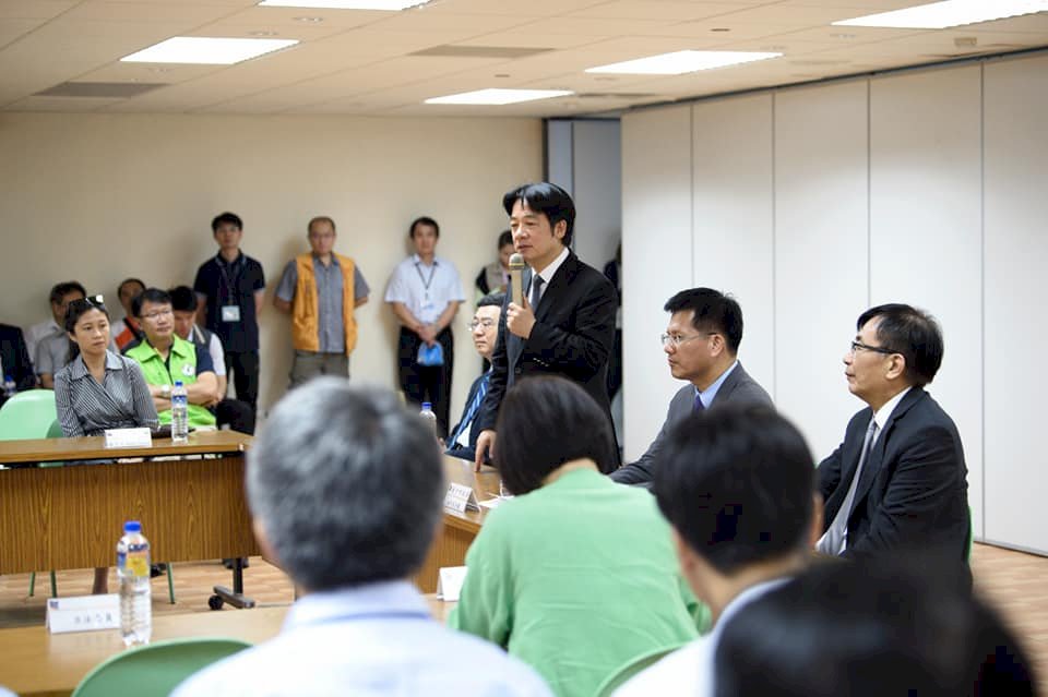 幫林佳龍說公道 賴揆：空汙不可歸責中市府