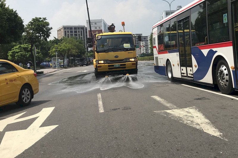 各地高溫炎熱 山區附近午後雷陣雨