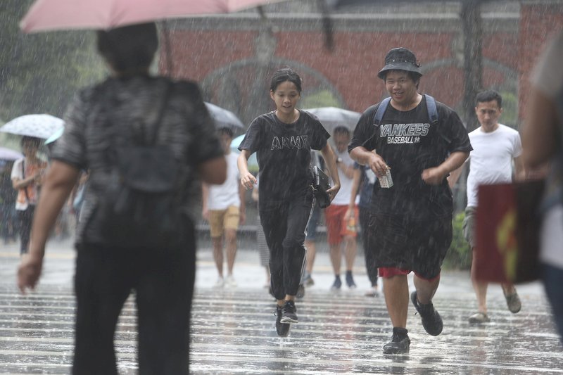 西南風影響今易降雨 雙颱往日本移動
