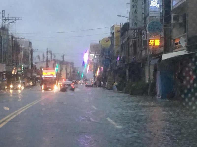 全台之冠 屏東市2天累積雨量逾400毫米