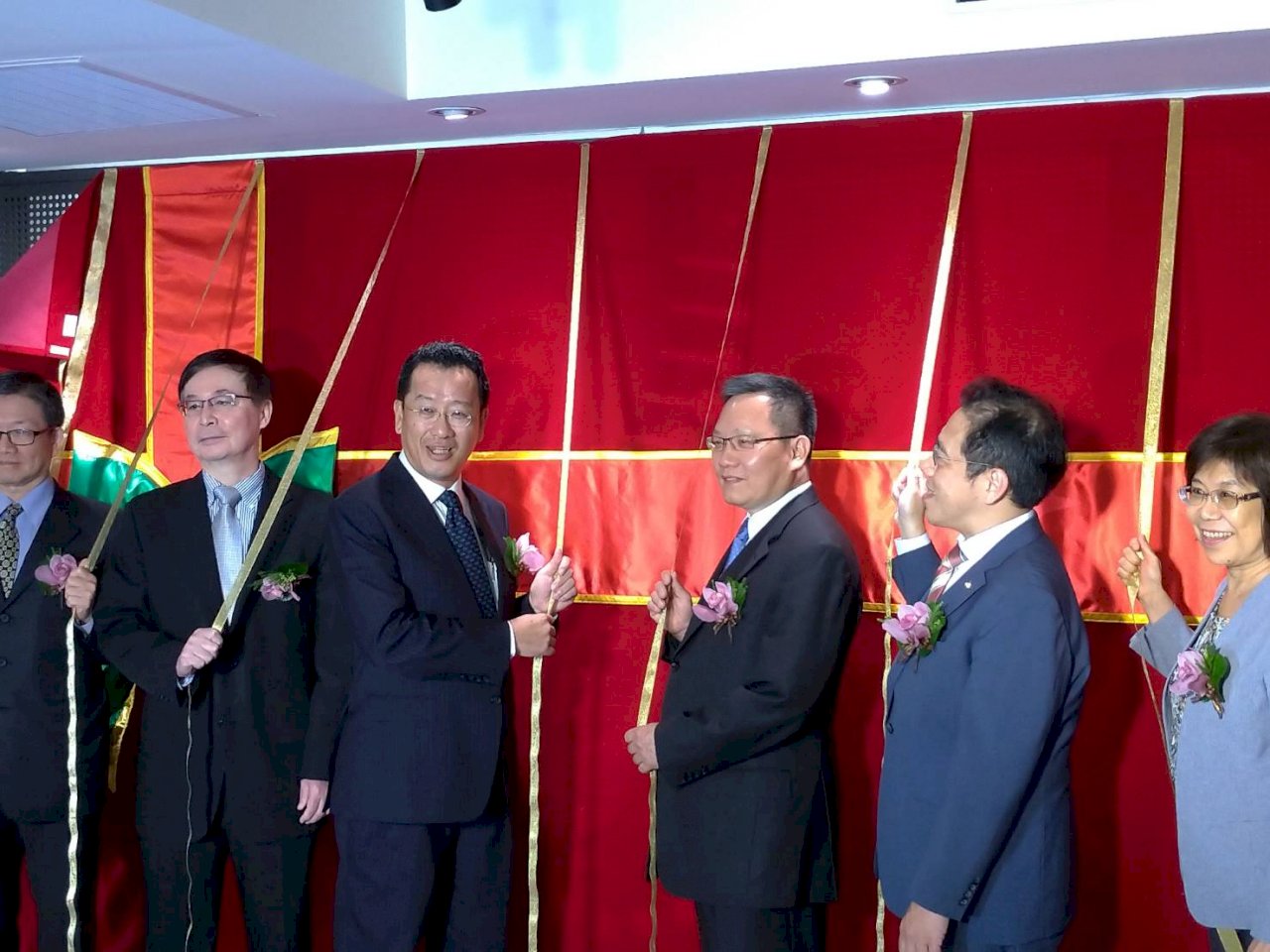 金融科技聚落疊床架屋？顧立雄：相輔相成