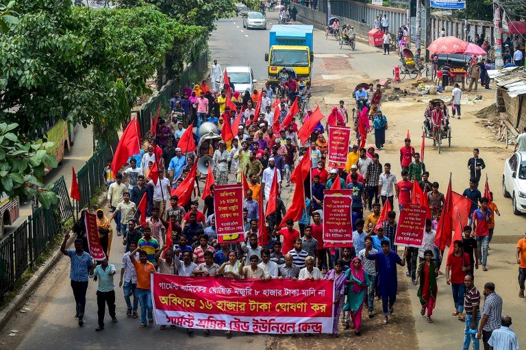 基本月薪不到3千元 孟加拉成衣工人上街抗議