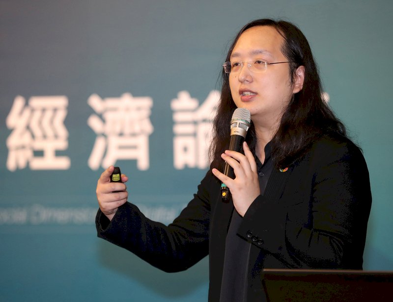 聯大將登場 唐鳳將與羅素對談數位治理