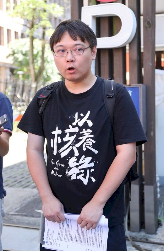 黃士修絕食抗議120小時 中選會派人關心說明