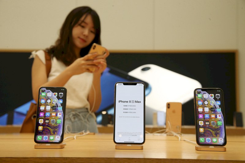 蘋果新機開賣 蘋概股上午漲跌互見