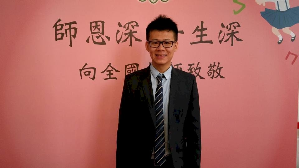 32歲獲師鐸獎 楊弘意：顧學生顧到快離婚