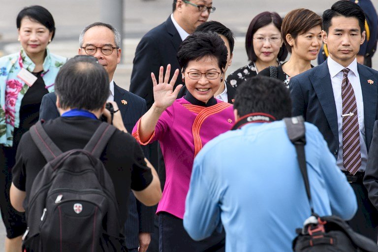 港慶祝中國十一 泛民主派示威求放政治犯