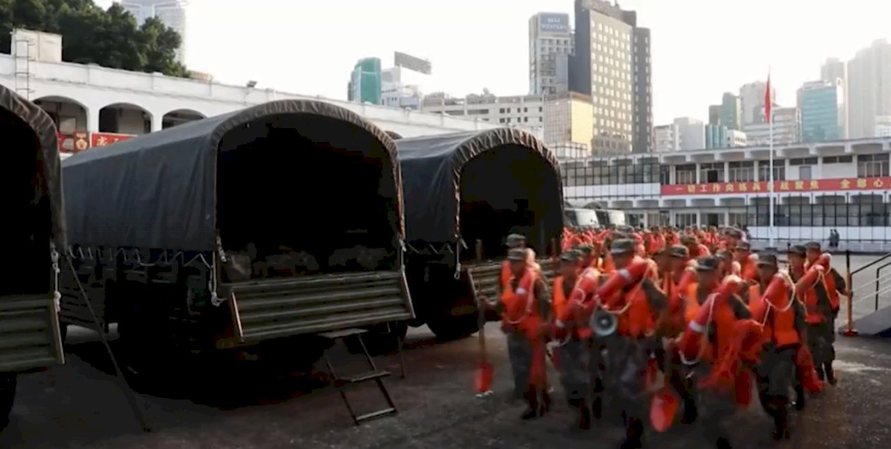 駐港解放軍協助風災善後 泛民質疑