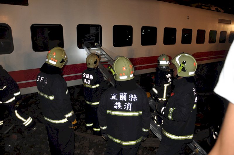 普悠瑪翻覆／火車不繫安全帶有原因 繫帶恐傷更重