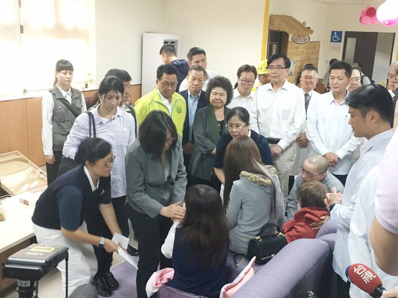 普悠瑪翻覆／總統赴宜蘭探視傷患 司機意識清楚能說話了