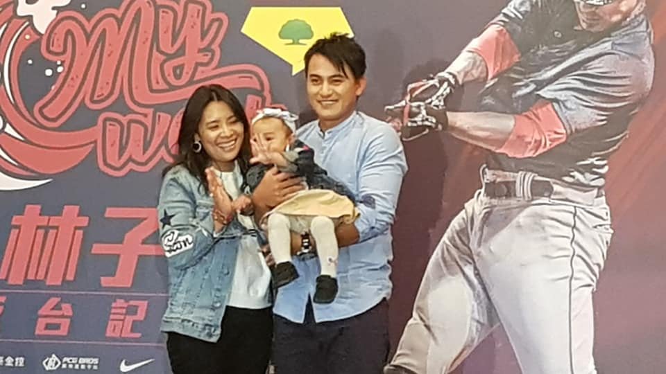 笑捧金盃 旅美好手林子偉暢談冠軍經驗