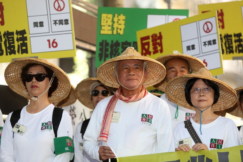 下週的台灣歷史回顧：荷蘭堅售兩艘潛艇給台灣、陳水扁公佈「美麗島事件」與「林宅血案」檔案、林義雄絕食抗議「立委225席要減半為113席」