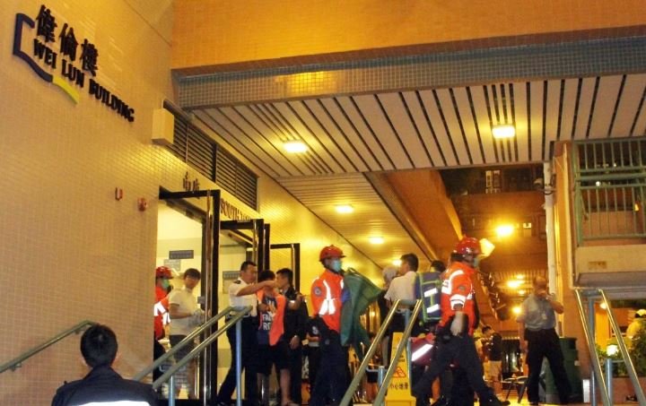 樂極生悲 香港大學生慶生玩麵粉引發塵爆