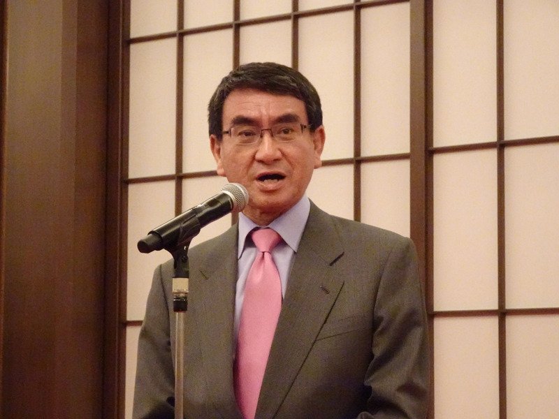 日本外相河野太郎7日表示台灣管制日本食品進口一事導致無法參加CPTPP。7日晚間在宣傳福島食品安全性的晚宴上,他說福島正強有力在復興。