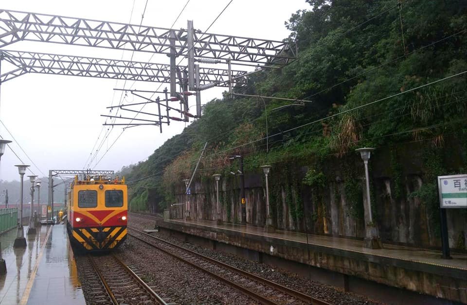 電車線沒電 台鐵七堵汐止恢復通車 影響約萬人