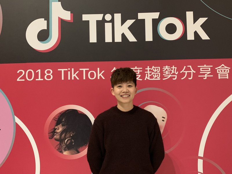中國熱門短影音平台「抖音」的國際版本TikTok台灣運營負責人林宜靜27日受訪表示，TikTok來台營運近一年，台灣每月活躍用戶數已達300萬人。