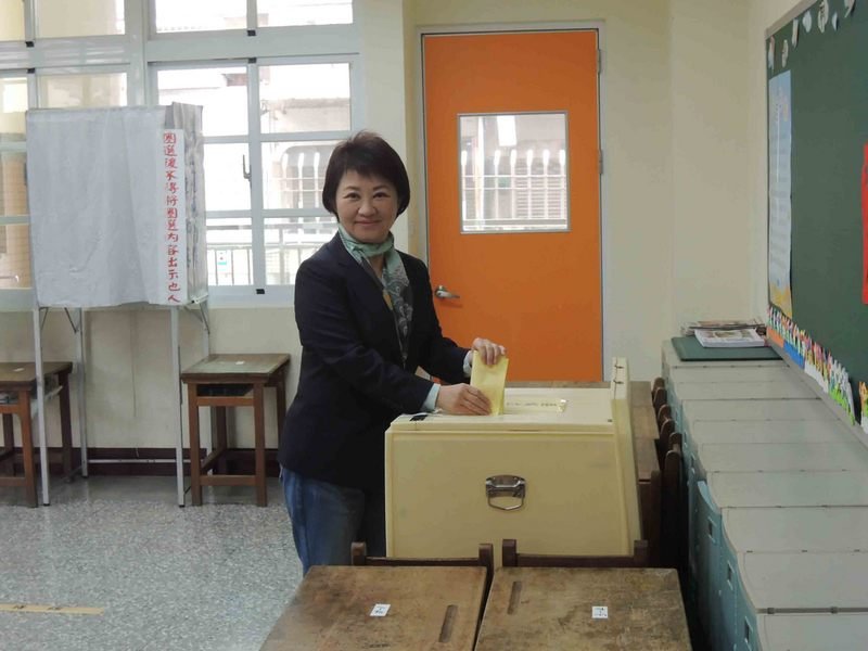 台中市立委補選投票 盧秀燕盼選務順利