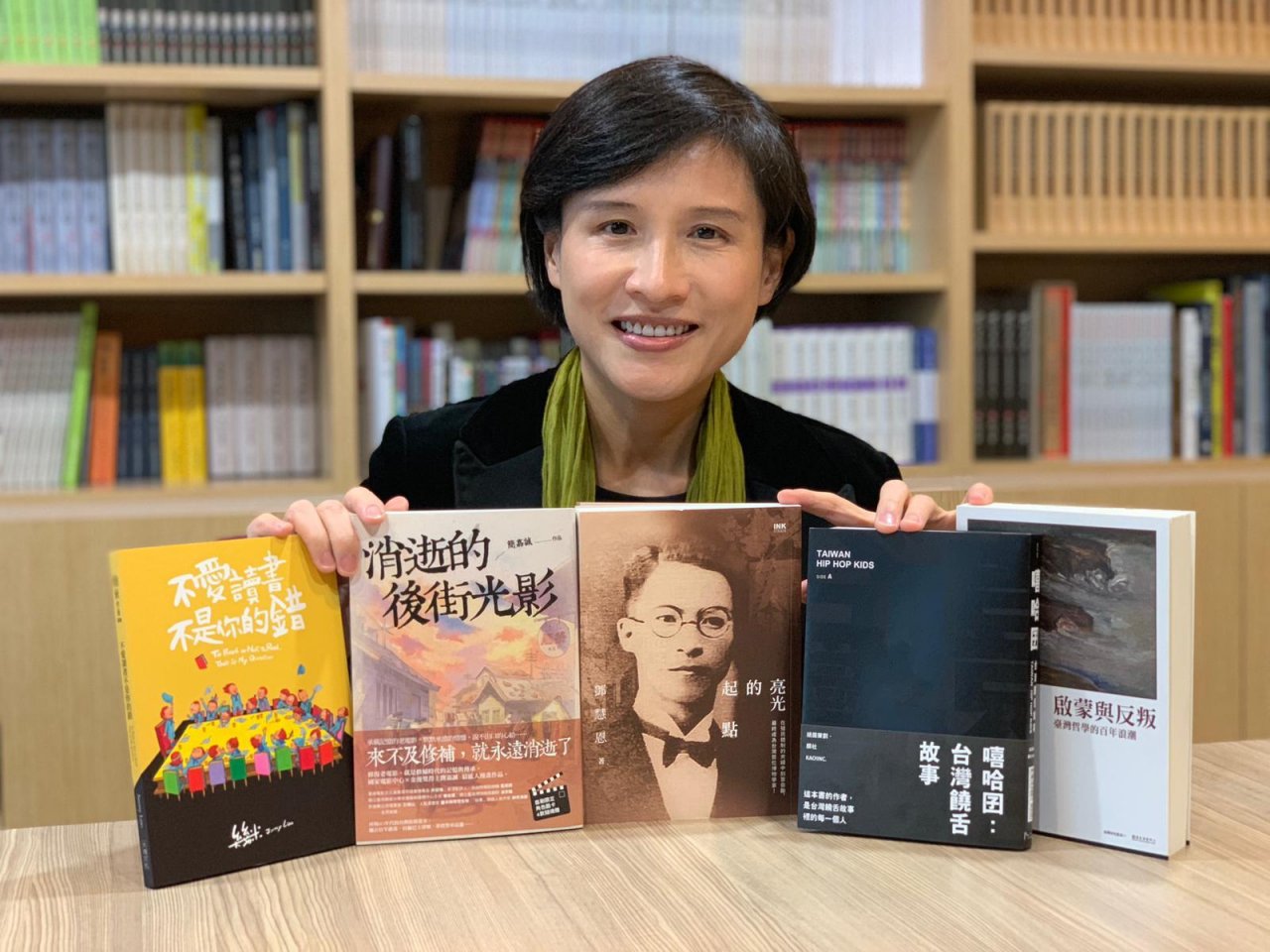 為台北書展暖身 鄭麗君推薦5本書