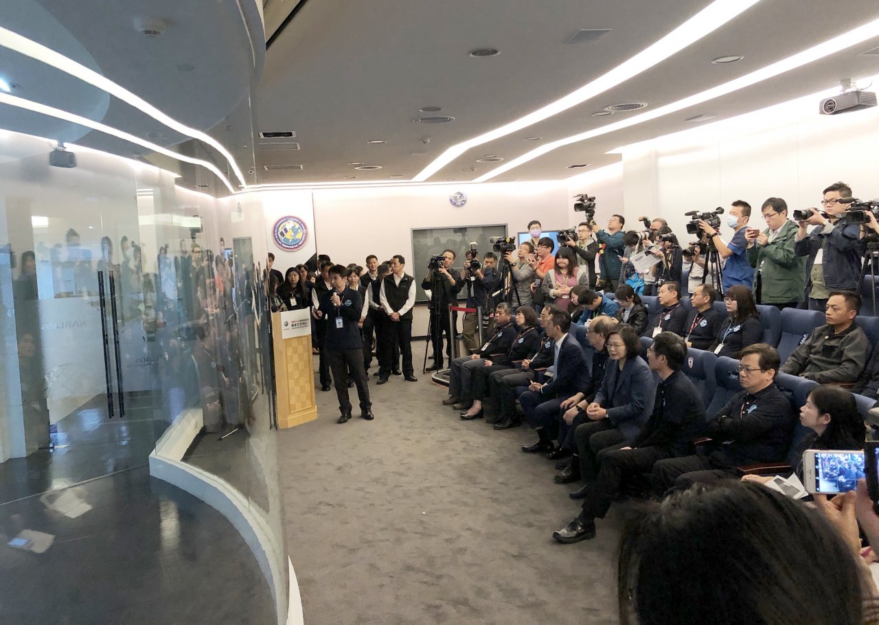 視察太空中心 蔡總統：盼福五在國家防衛發揮功能