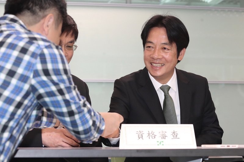 民進黨總統初選開放登記首日 僅賴清德領表登記