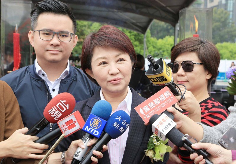 初選放話傷感情  盧秀燕建議組公道伯小組