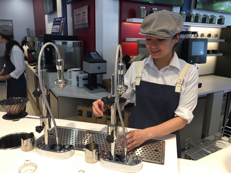 統一超商指出，CITY CAFE去年銷售超過3.2億杯，營業額突破130億元，今年更將咖啡豆升級，擴大經營精品咖啡市場，精品咖啡店今年將達1000店。