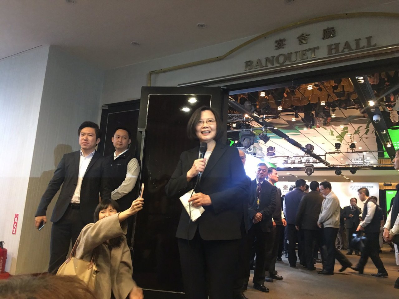 談爭取連任 總統：執政團隊仍要以國家政務優先
