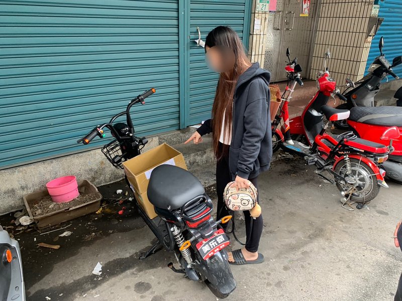 越籍移工產女丟棄路邊 遭警方移送