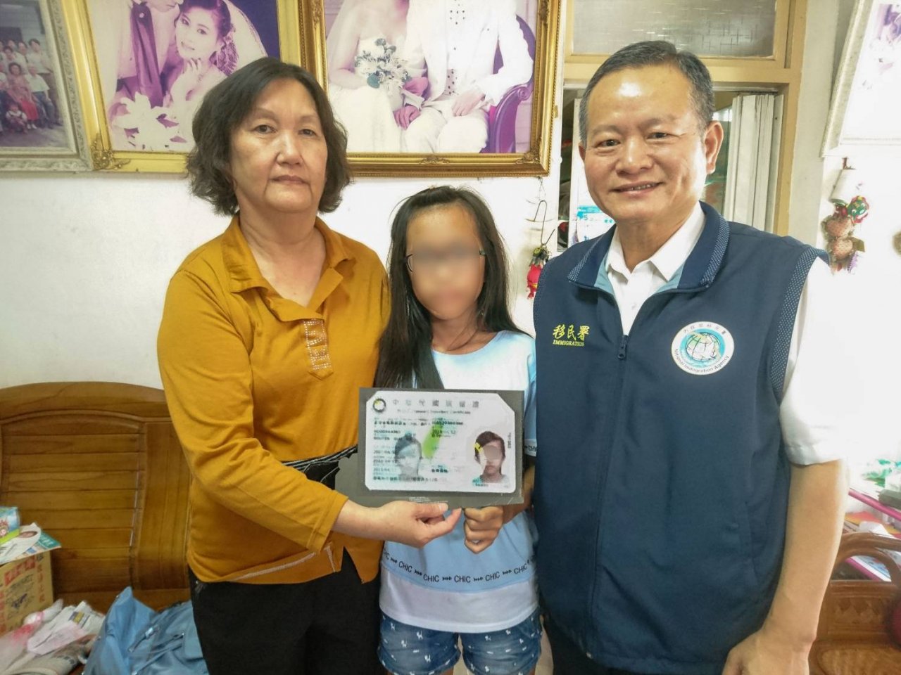 移民署奔走 11歲無國籍女童恩恩終成台灣人