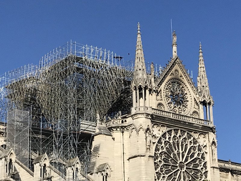 巴黎聖母院遭祝融週年 修復工程因疫情暫停